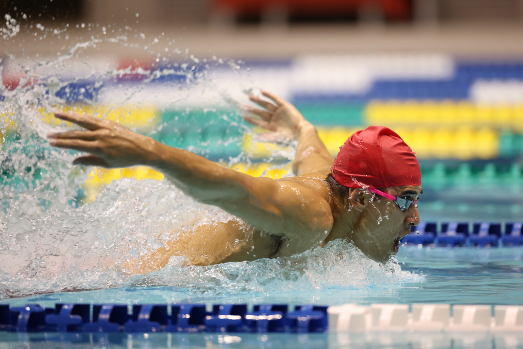Swimmer shot with RF100-300mm f/2.8L IS USM