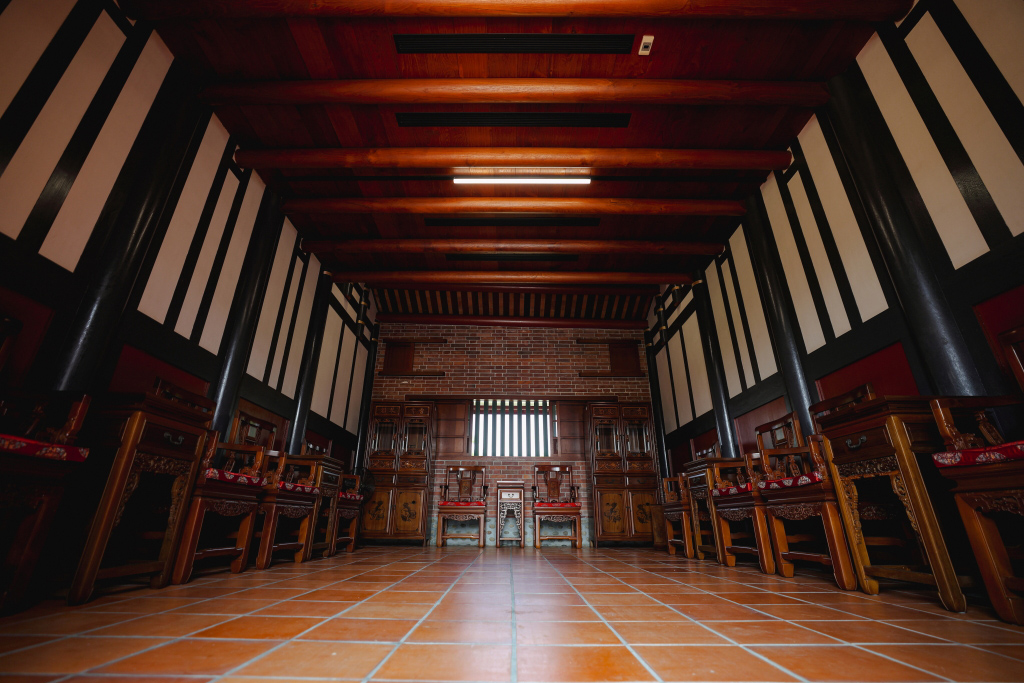 Building interior ultra-wide-angle shot